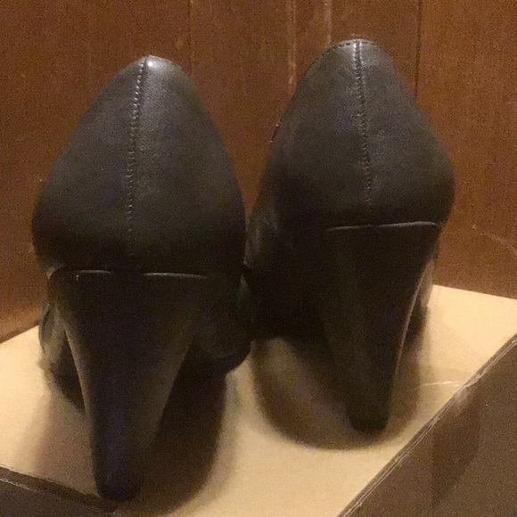 Brand New dress shoe - Picture 2 of 3